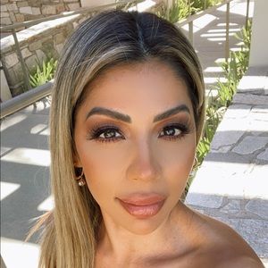 Meet your Posher, Marie